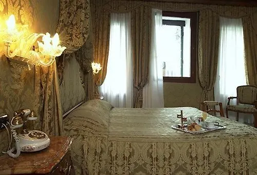 Al Ponte Antico Hotel Venice Italy