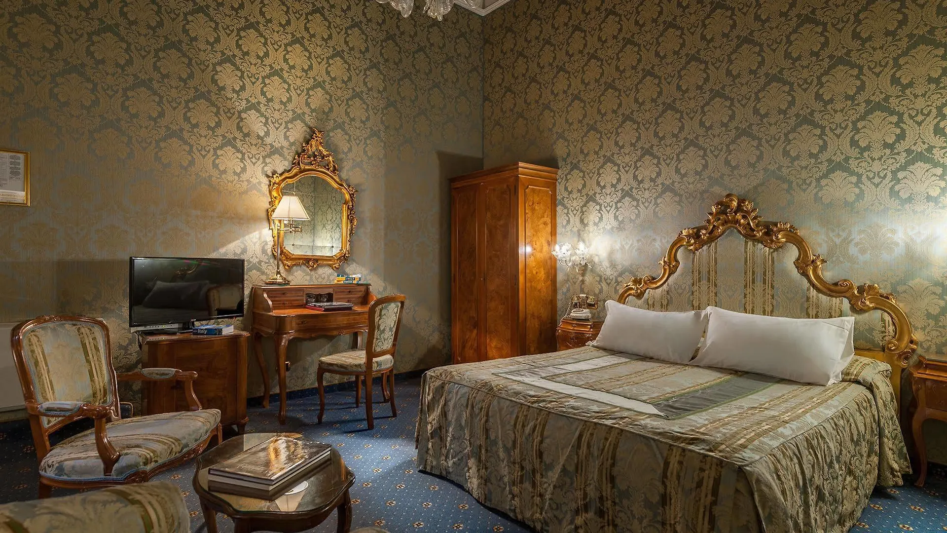 Al Ponte Antico Hotel Venice 4*,