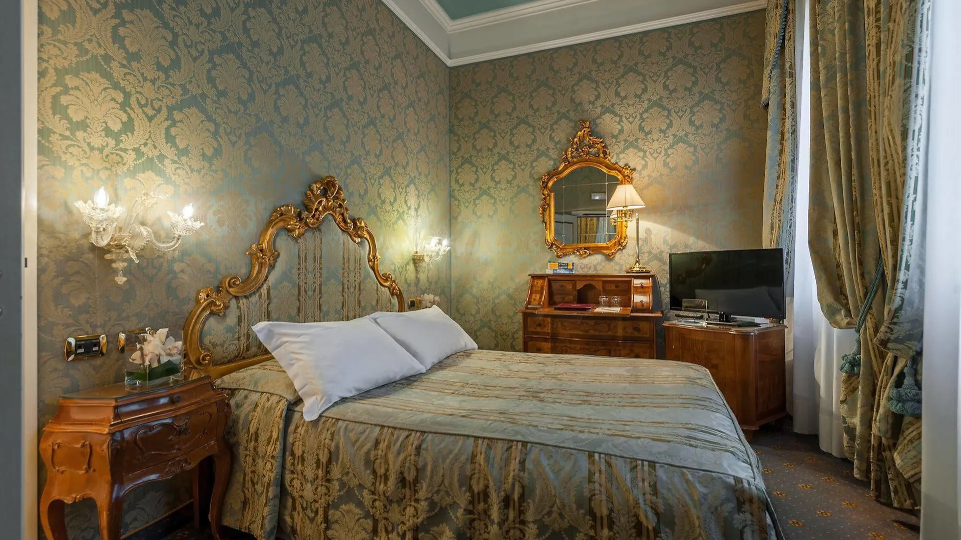 Al Ponte Antico Hotel Venice 4*,  Italy